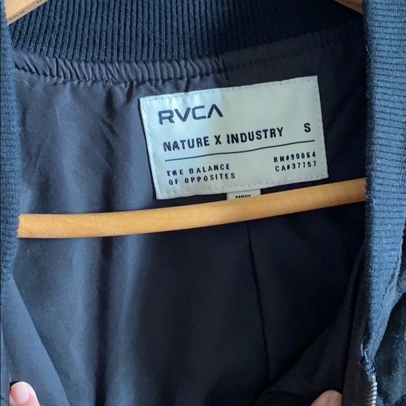 RVCA black bomber jacket - Picture 2 of 4